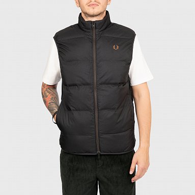 Жилет Fred Perry Insulated Gilet черный, артикул J8522-102