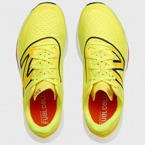 Кроссовки New Balance Fuelcell Rebel V3 MFCXCP3/D (цвет: желтый