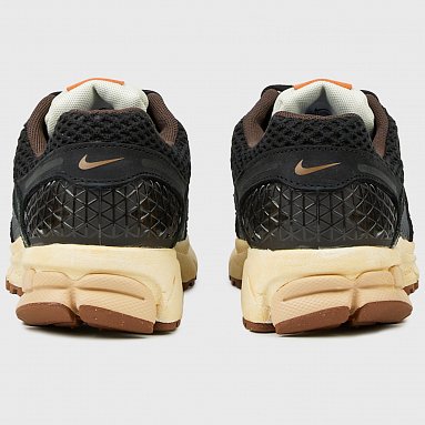 Кроссовки Nike Zoom Vomero 5 Prm W, цвет серый, артикул FD0533-010