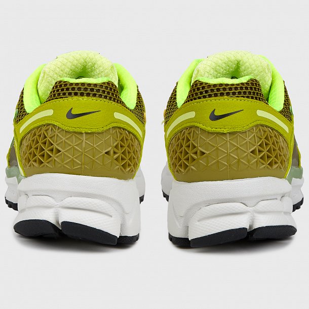 Кроссовки Nike Zoom Vomero 5 W - фото 3