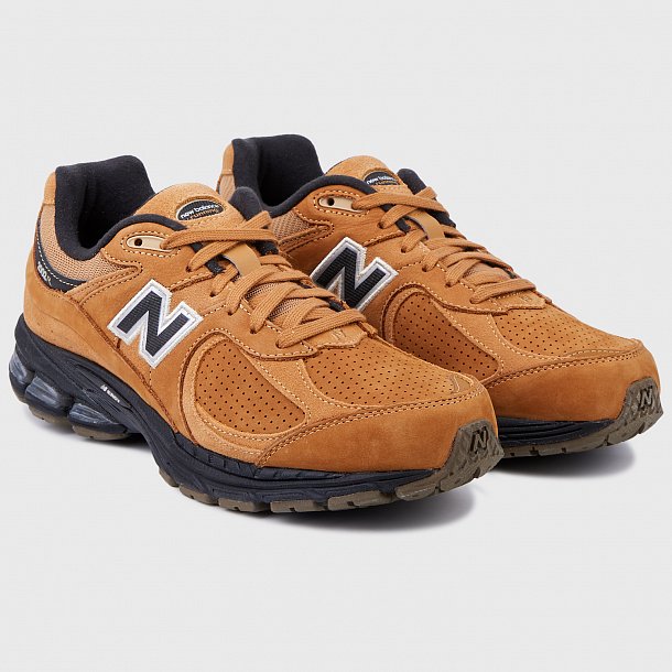 Кроссовки New Balance 2002R - фото 1