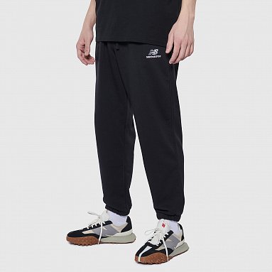 Брюки New Balance Essentials Sweatpant черный, артикул UP21500/BK