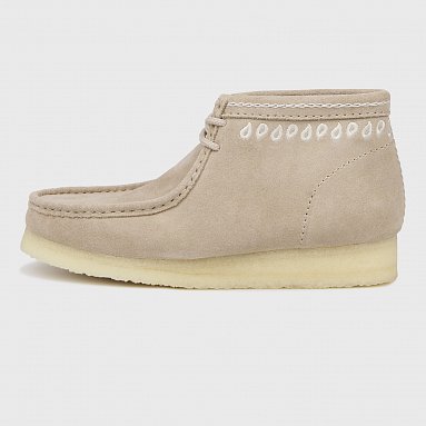 Ботинки Clarks Originals Wallabee Boot бежевый, артикул 26171993