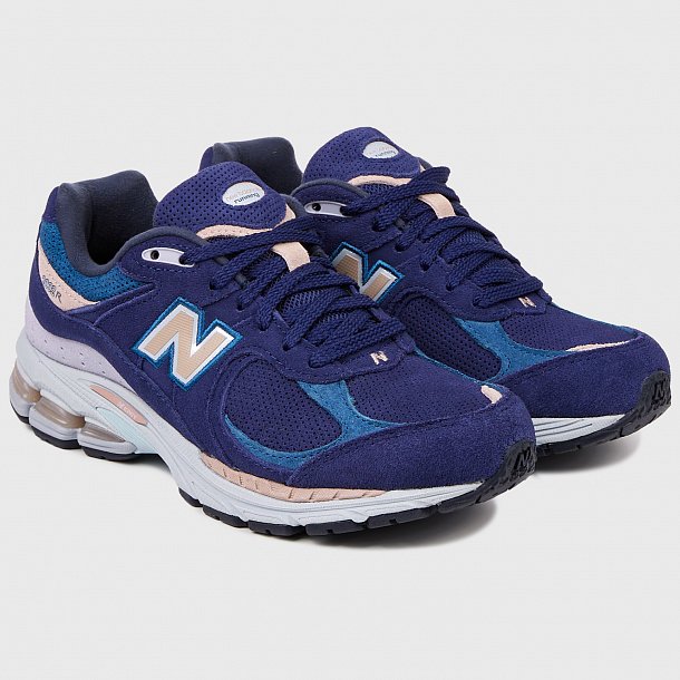 Кроссовки New Balance 2002R - фото 1