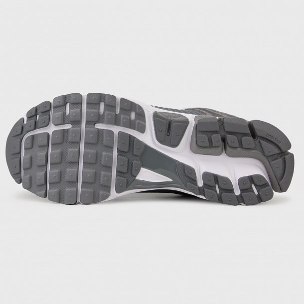 Кроссовки Nike Zoom Vomero 5 - фото 4