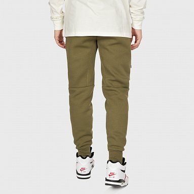 Брюки Nike Sportswear Tech Fleece, цвет оливковый, артикул FB8002-222