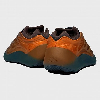 Кроссовки adidas Originals Yeezy 700, цвет оранжевый, артикул GY4109