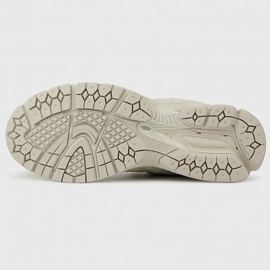 Кроссовки New Balance 2002R, цвет бежевый, артикул U2002RBE/D