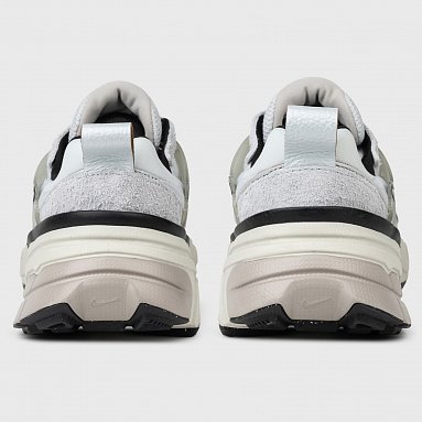 Кроссовки Nike V2K Run, цвет серый, артикул FN6703-002