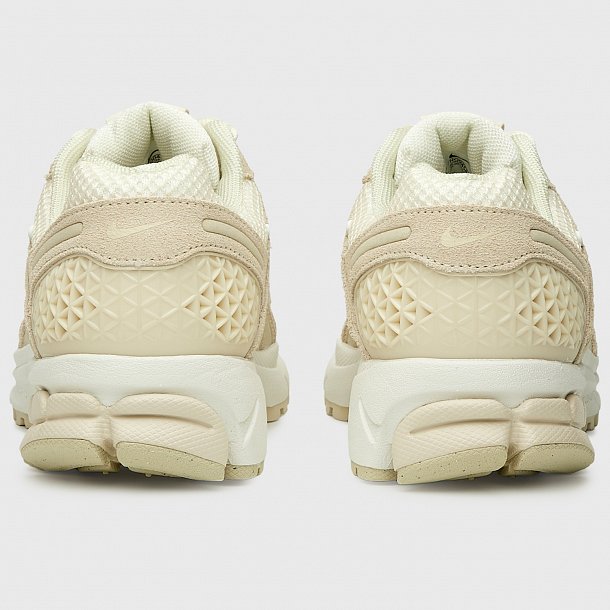 Кроссовки Nike Zoom Vomero 5 W - фото 3
